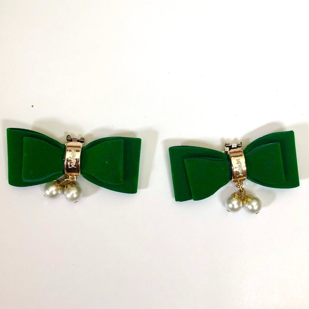 Green Velvet w/Pearl Shoe Clips